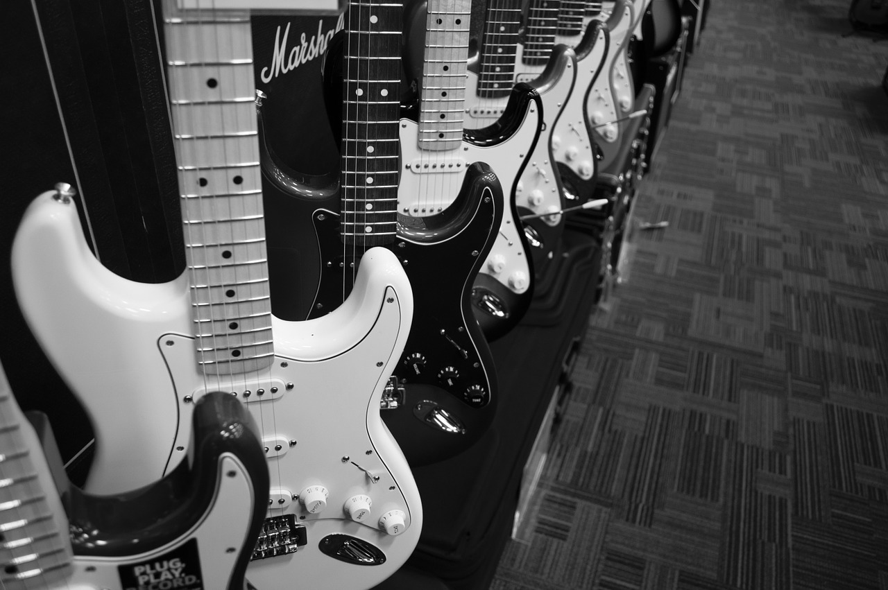 Top tips for choosing your first guitar!